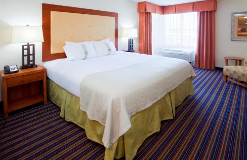 Colonial Heights Hotel | Discover Delta Hotels by Marriott Colonial Heights Today