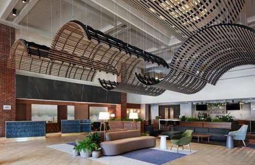 Queens Square Hotel | Discover Delta Hotels by Marriott Prince Edward: Pet-Friendly Retreat