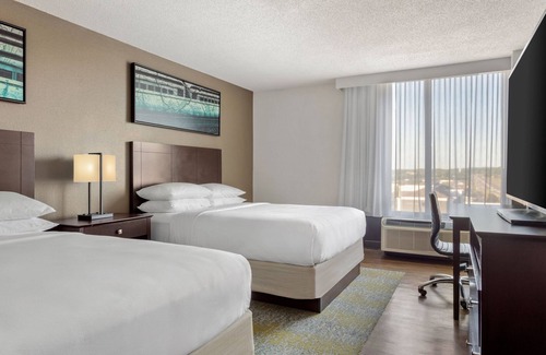 Bristol Hotel | Discover Delta Hotels by Marriott Bristol: Pool & Spa Retreat