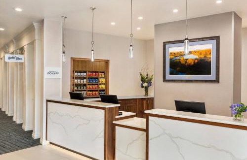 Helena Hotel | Experience Delta Hotels by Marriott Helena Colonial Today!