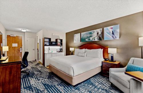Mount Pleasant Hotel | Pet-Friendly Delta Hotels by Marriott Mount Pleasant Retreat