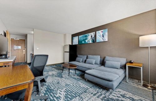 Mount Pleasant Hotel | Pet-Friendly Delta Hotels by Marriott Mount Pleasant Retreat