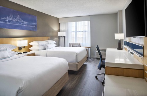 Norfolk - Virginia Beach Hotel | Explore Delta Hotels by Marriott Norfolk Airport: Family-Friendly Amenities