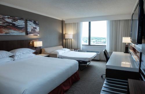 Jonquiere Hotel | Delightful Delta Hotels by Marriott Saguenay Conference Centre