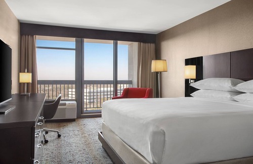 Somerset Hotel | Experience Delta Hotels by Marriott Somerset: 4-Star Comfort