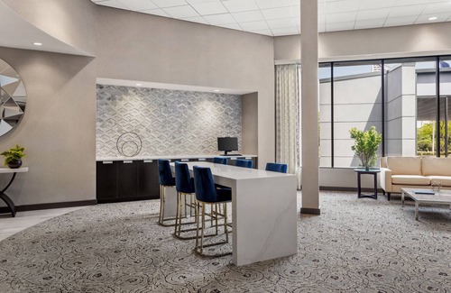 Somerset Hotel | Experience Delta Hotels by Marriott Somerset: 4-Star Comfort