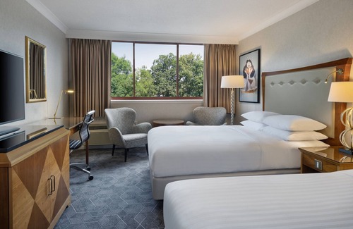 Swindon Hotel | Eco-Friendly Delta Hotels by Marriott Swindon with Pool & Spa