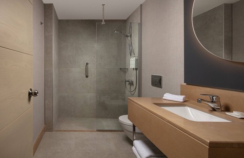 Halkali Hotel | Elegant Delta Hotels by Marriott Istanbul West with Spa & Pool