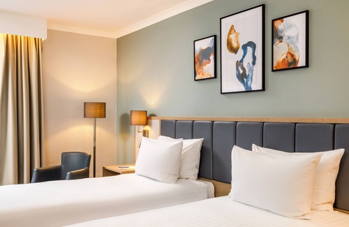 Bletchley Hotel | Relax at Delta Hotels Milton Keynes with Spa and Dining