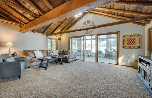 Delton Cabin | Lakeview Delton Oasis Retreat with Spa and Family Amenities
