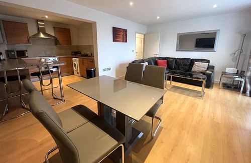 Wakefield Apartment | Comfortable 2 Bed Apartment Steps from Wakefield City Centre