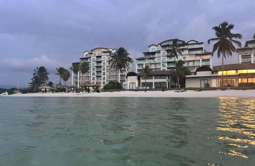 Maria Chiquita Apartment | Oceanview Comfort at Playa Escondida Resort in Paradise
