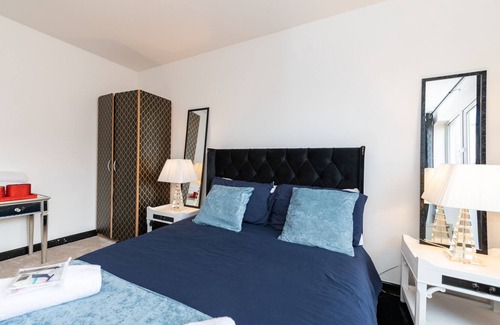 Reading Apartment | Deluxe 1 Bedroom Apartment