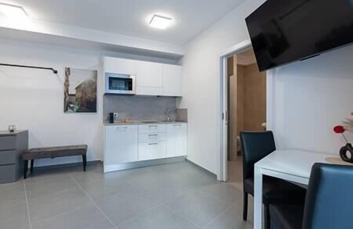 Sankt Leonhard Apartment | Grazora - Deluxe Zweibett Room with Kitchen Amenities