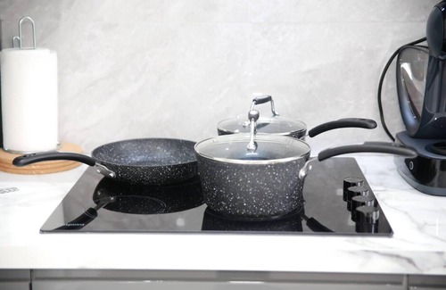Fryent House | Spacious 4-Bed House Near Wembley Stadium with Great Amenities