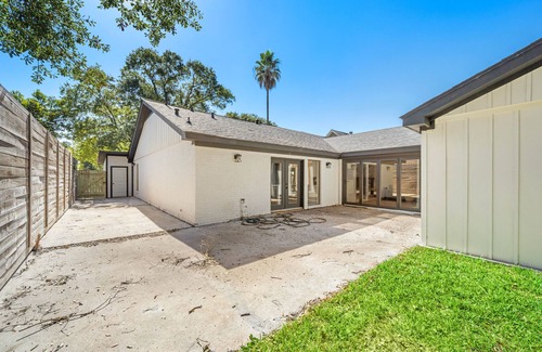 Spring Branch West House | Inviting 5BR Home in Houston with Pool & Pet-Friendly Amenities