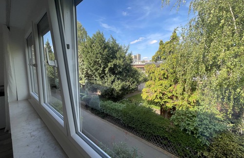 Auerberg House | Prime Accommodation with Kitchen in Bonn's City Center