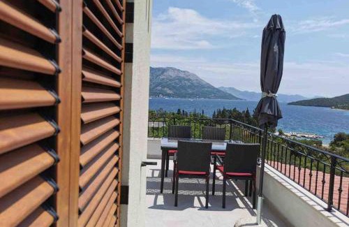 Kneza Apartment | Oceanfront Retreat: Deluxe Apartment “Koromačna” Awaits