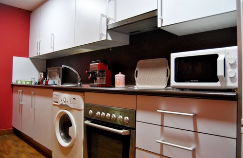 Collado Mediano Apartment | Romantic Jacuzzi Retreat for Two with Spa and Breakfast