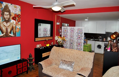 Collado Mediano Apartment | Romantic Jacuzzi Retreat for Two with Spa and Breakfast