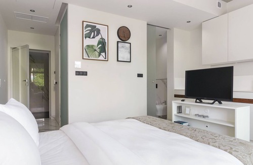 Poznan City Center Apartment | Deluxe Apartment in Poznan near River