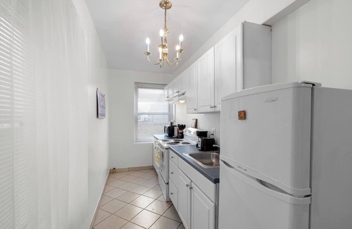 Washington Square West Apartment | Premier Apartment with Spa and Breakfast in City Center