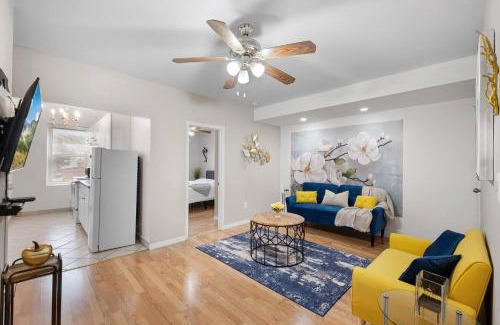 Gayborhood Apartment | Central Premium Apartment: Pet & Child Friendly Retreat