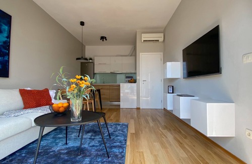 Znjan Apartment | Beach Suite with Hot Tub, Steps from the Ocean - 10/10 Rated