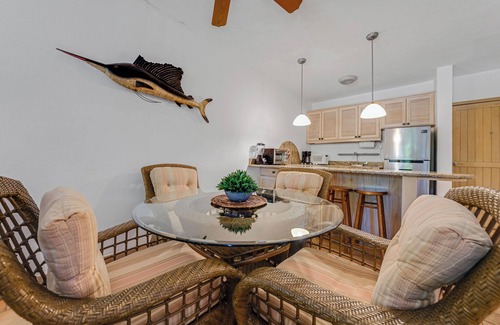 Centro - Supmza 001 Condo | Guest Rated 10/10: Nautibeach Beachfront Paradise Apartment