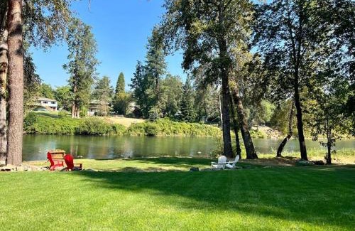 Fruitdale Apartment | Exceptional Deluxe Cabin at Rogue River Resort - 10/10 Rated