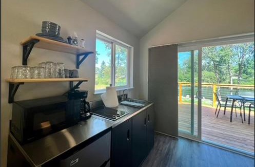 Fruitdale Apartment | Rogue River Resort: Deluxe Cabin 5 with Oceanfront Views