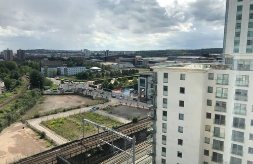 Cardiff City Centre Apartment | Modern Cardiff Centre Apartment with Free Parking & Family-Friendly Amenities