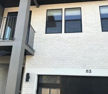 Draper Apartment | Deluxe Classy TownHouse With 2 car Garage, Work or Family!
