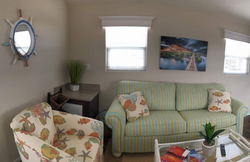 Stockton House | Premier Delta Vacation Bungalow by the California Marina