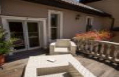 Deva Villa | Comfortable Double Room 105 with Complimentary Breakfast