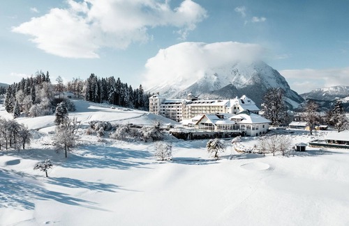 Gatschen House | Elegant Double Room with Balcony at IMLAUER Hotel Schloss Pichlarn