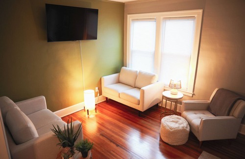 Wyandotte House | Deluxe Duplex by Detroit Riverfront – Steps from Biddle Ave Dining & Nightlife