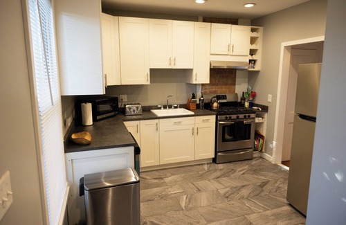 Wyandotte House | Deluxe Duplex by Detroit Riverfront – Steps from Biddle Ave Dining & Nightlife