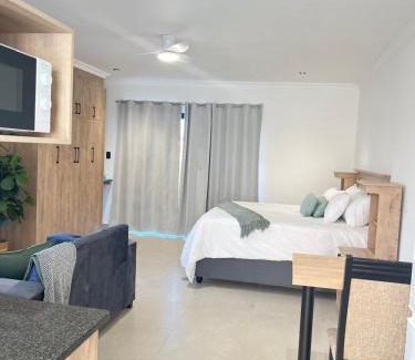 Beacon Bay Apartment | Deluxe Dwellings 3