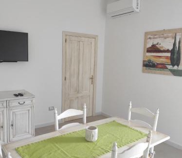 Vico del Gargano Apartment | Family Suite with Breakfast & Pet-Friendly Amenities