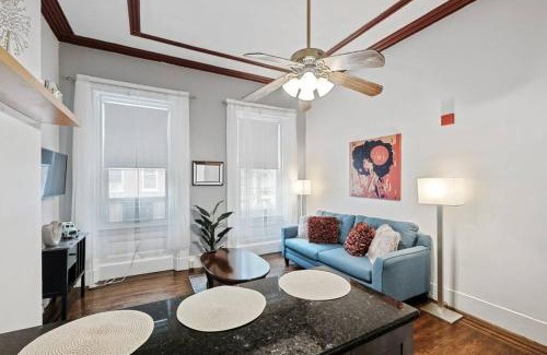 Gayborhood Apartment | Premium Living Flat: Ideal for Families and Pets