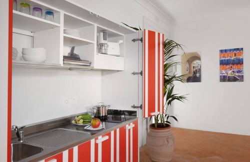 Sorrento City Centre Apartment | Explore Sorrento Old Town: Guest Rated 9.8 with Great Amenities