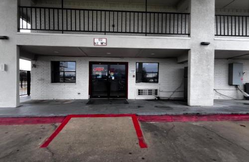 Grand Prairie Hotel | Deluxe Inn Motel By OYO Grand Prairie Interstate 30