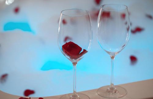 Klaipeda Apartment | Premier Jacuzzi Retreat - 4-Star with Perfect Guest Rating