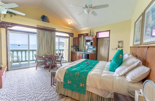 West End Hotel | Elegant Junior Suite with Family-Friendly Amenities