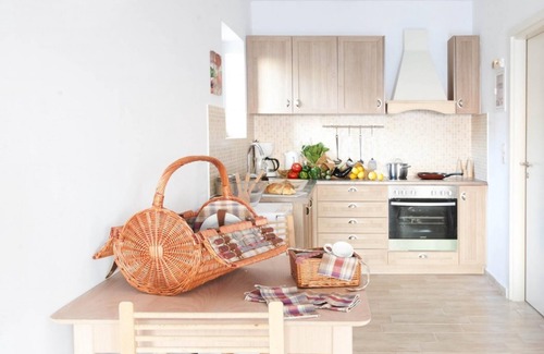 Riglia Apartment | Relaxing King Size Studio with Ocean View & Breakfast