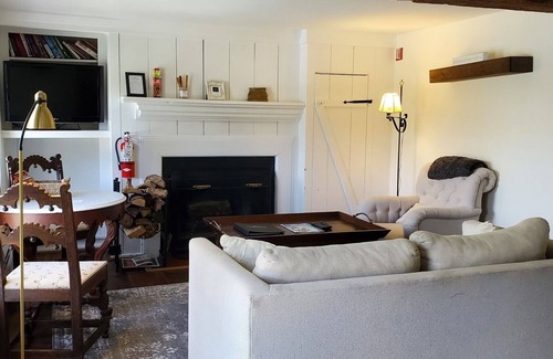 West Dover Resort | Elegant King Suite with Living Room, Pool & Breakfast Included