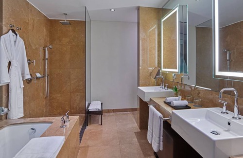 San Isidro Centro Financiero Hotel | Deluxe King with Indoor Pool Access at The Westin Lima Hotel & Convention Center