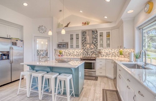 Roads End House | Oceanfront Beauty with Spa & Breakfast Steps from the Beach