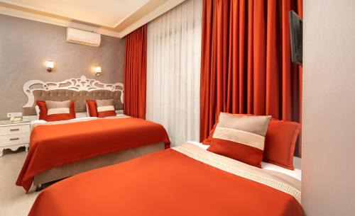 Emin Sinan Hotel | Deluxe Newport Hotel: Perfect for Families with Dining Options